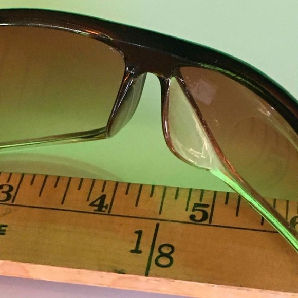 Dior Sunglass with Versace Case - Picture 8 of 14